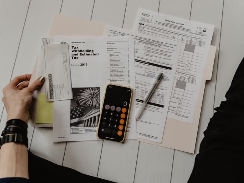 Financial planning documents and calculator for retirement planning in Germany